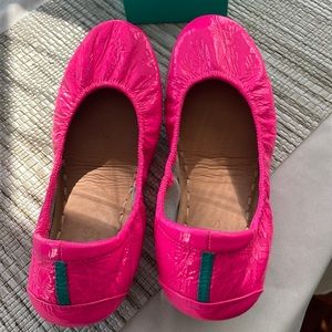 Size 8 Tieks pop pink